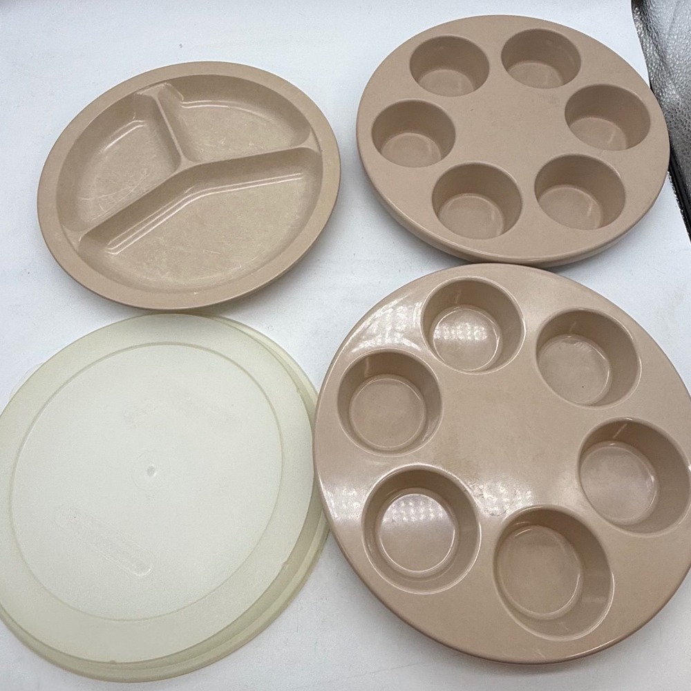 Vtg Anchor Hocking Micro-Ware‎ Set Almond Beige Egg Muffin Trays Divided Plate